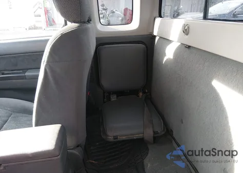 2003 Nissan Frontier Sve-V6 z USA, uszkodzony, nr VIN 1N6MD26Y43C418222